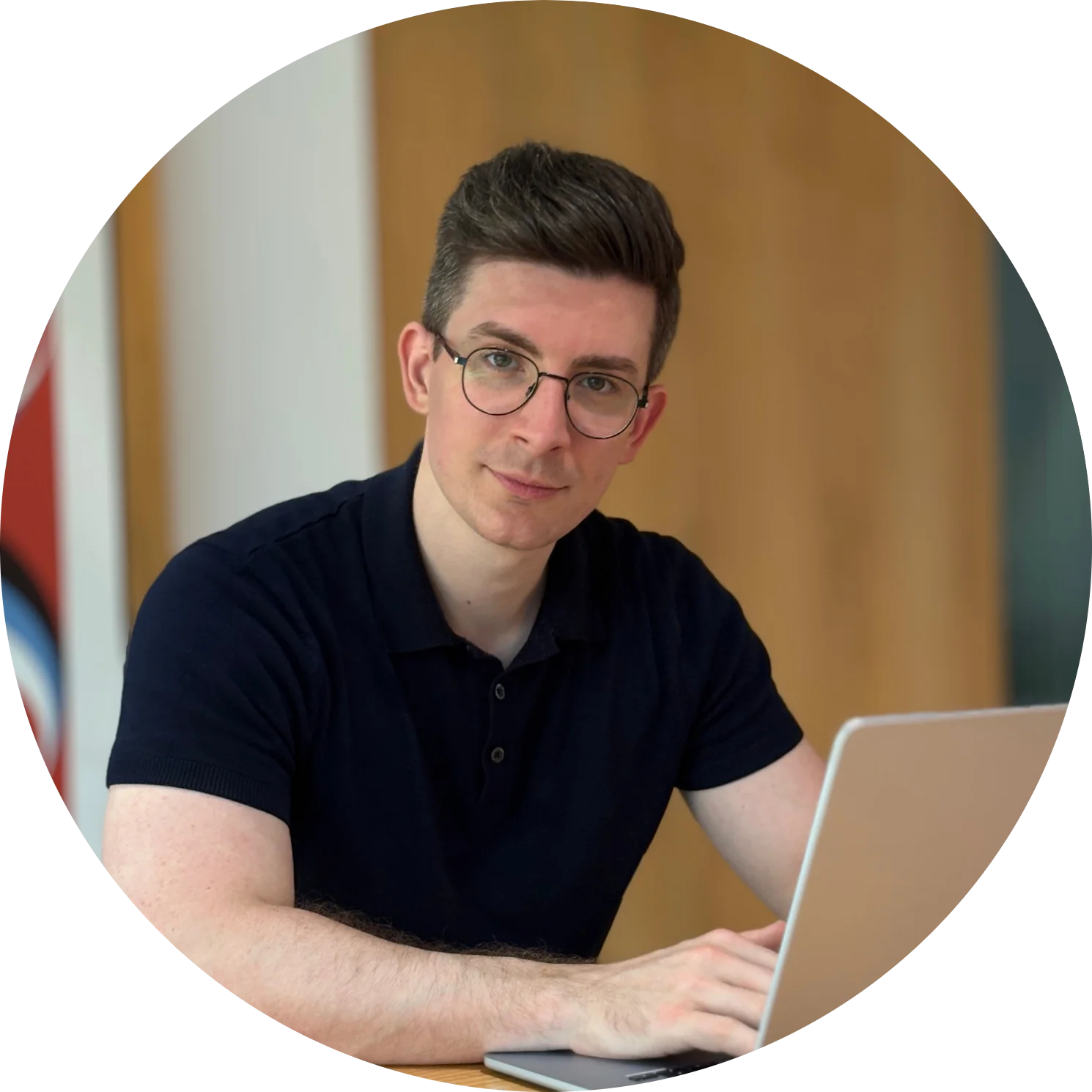 The picture shows Fabian Buengers, the Co-Founder of BCX Partners, a company that specialized on growing Law Firms through unique marketing strategies. Your growth partner for Law Firms.